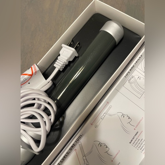 🏝️ • Beachwaver Pro | 1.25” 💕 Perfect Condition! - Picture 5 of 10